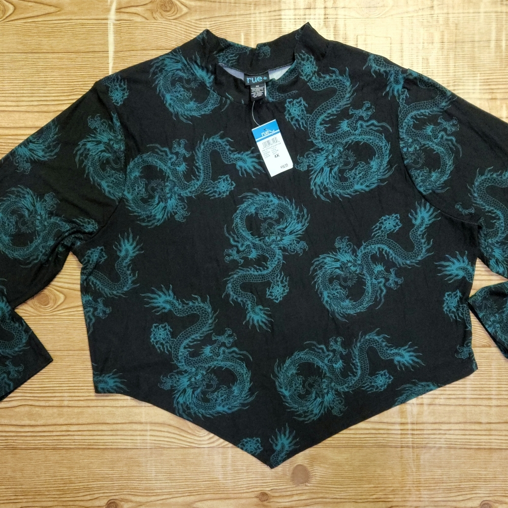 Rue21 Plus Black Long Sleeve Crop Top with Green Dragon Size 4